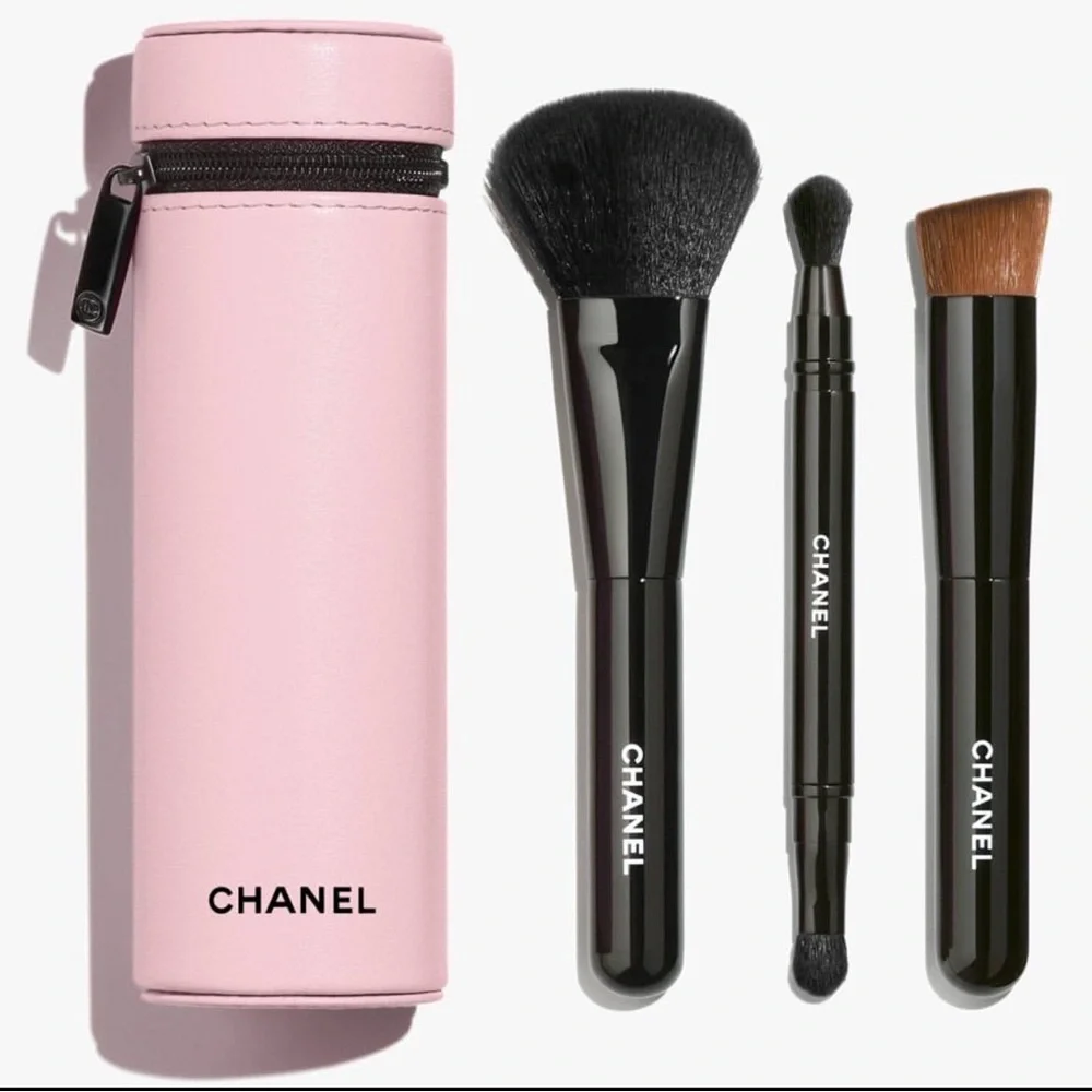 CHANEL Black Makeup Brush Trio with Case